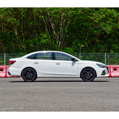 2022 New White Petrol Car Reowe i6 Max Car Sedan 210 km/h Max Speed 5.9 L Low Fuel Consumption 360 Degree Camera